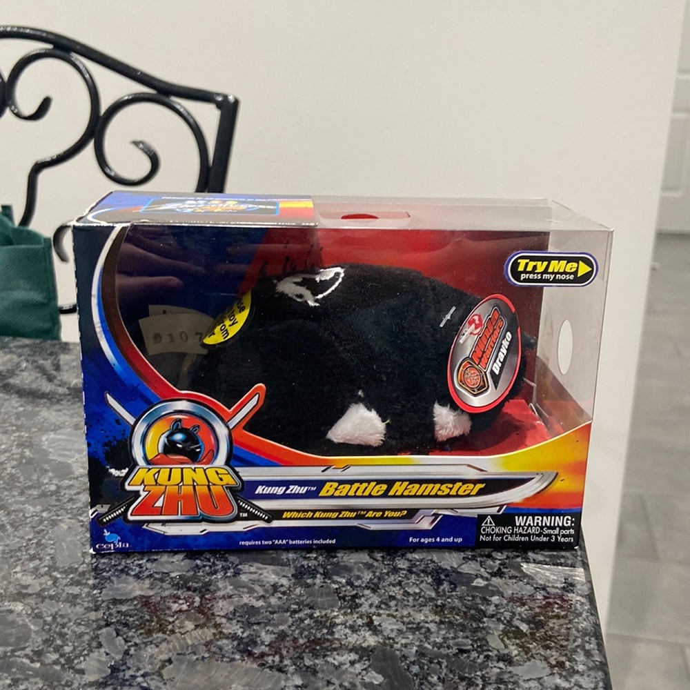 VINTAGE ZHU ZHU PET! KUNG ZHU!